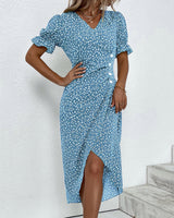 Gloria - Fresh V-Neck Dress with Floral Pattern