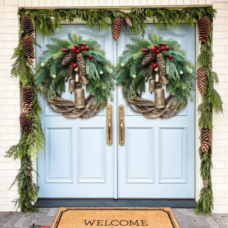 Kerstkrans | Bohemian Stijl | Wintergroen met Dennenappels, Bessen & Gouden Bellen | 45 cm