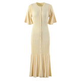 Dora™ | Dames Gebreide Midi-Jurk | Elegant met Knoopsluiting en Uitlopende Korte Mouwen