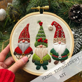 Kerst Borduurpakket | Winterdorp Sneeuwlandschap | Handwerk Set met Ring, Garen en Naalden