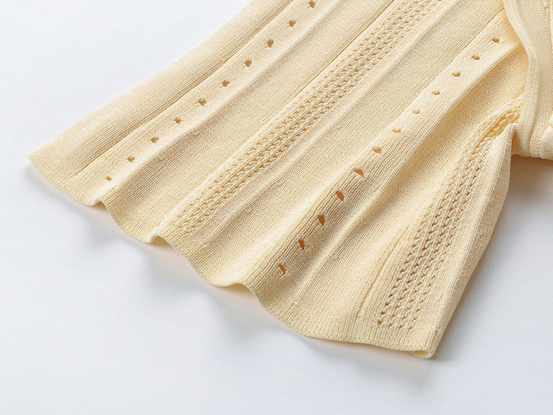 Dora™ | Dames Gebreide Midi-Jurk | Elegant met Knoopsluiting en Uitlopende Korte Mouwen