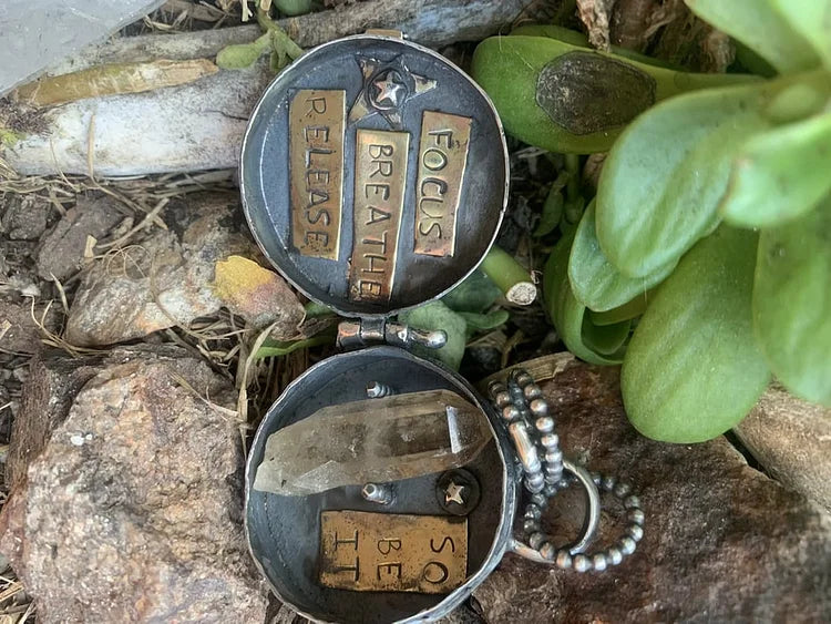 Zilveren Hanger met Geheim Vakje | Spirituele Locket met Drievoudige Maan & Levensboom
