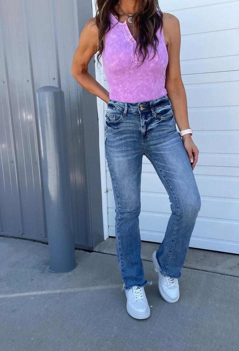 Dames Bootcut Jeans | Hoge Taille | Dubbele Knop & Gerafelde Zoom