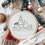 Kerst Borduurpakket | Winterdorp Sneeuwlandschap | Handwerk Set met Ring, Garen en Naalden