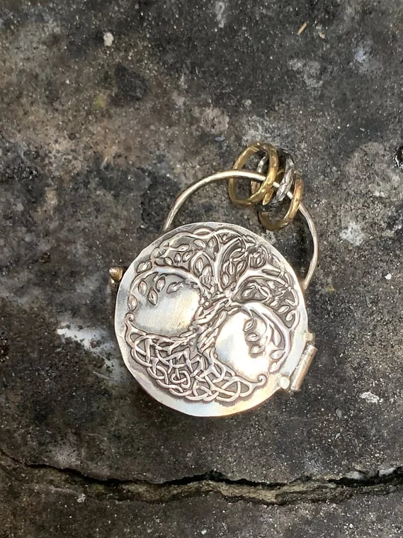 Zilveren Hanger met Geheim Vakje | Spirituele Locket met Drievoudige Maan & Levensboom