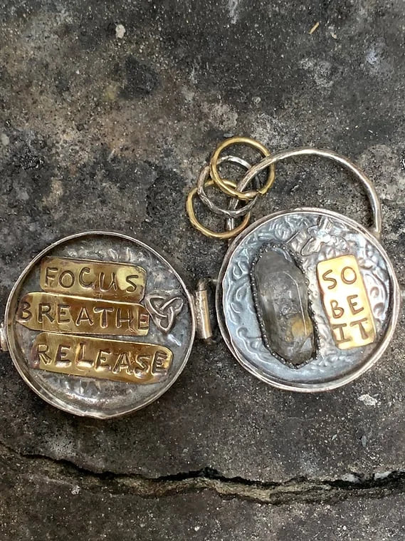 Zilveren Hanger met Geheim Vakje | Spirituele Locket met Drievoudige Maan & Levensboom