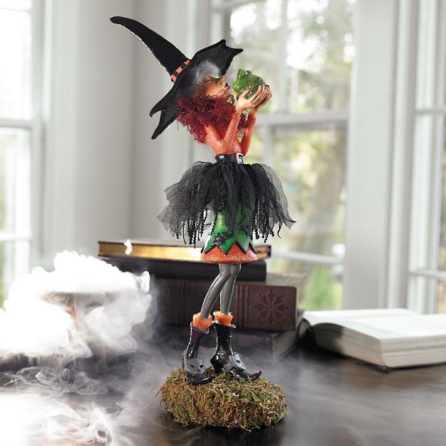 Halloween Heks Beeldje | Handgemaakt Resin | Mossige Standaard | 46 cm Hoog