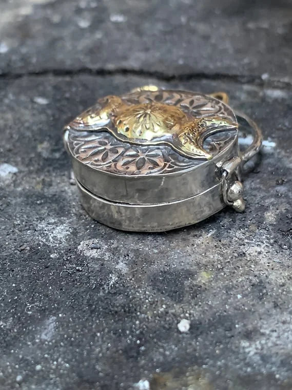 Zilveren Hanger met Geheim Vakje | Spirituele Locket met Drievoudige Maan & Levensboom