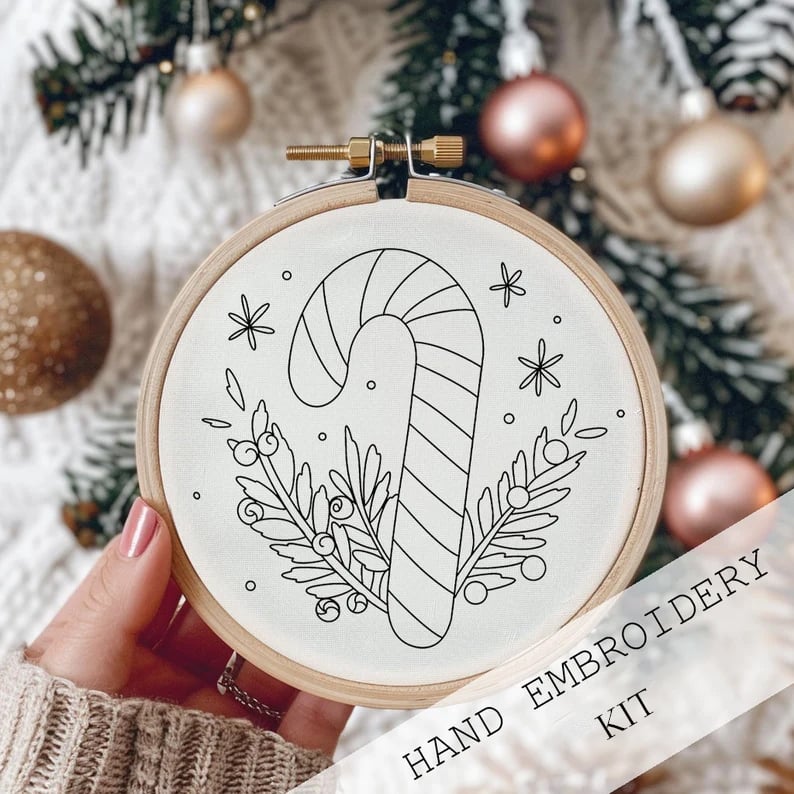 Kerst Borduurpakket | Winterdorp Sneeuwlandschap | Handwerk Set met Ring, Garen en Naalden