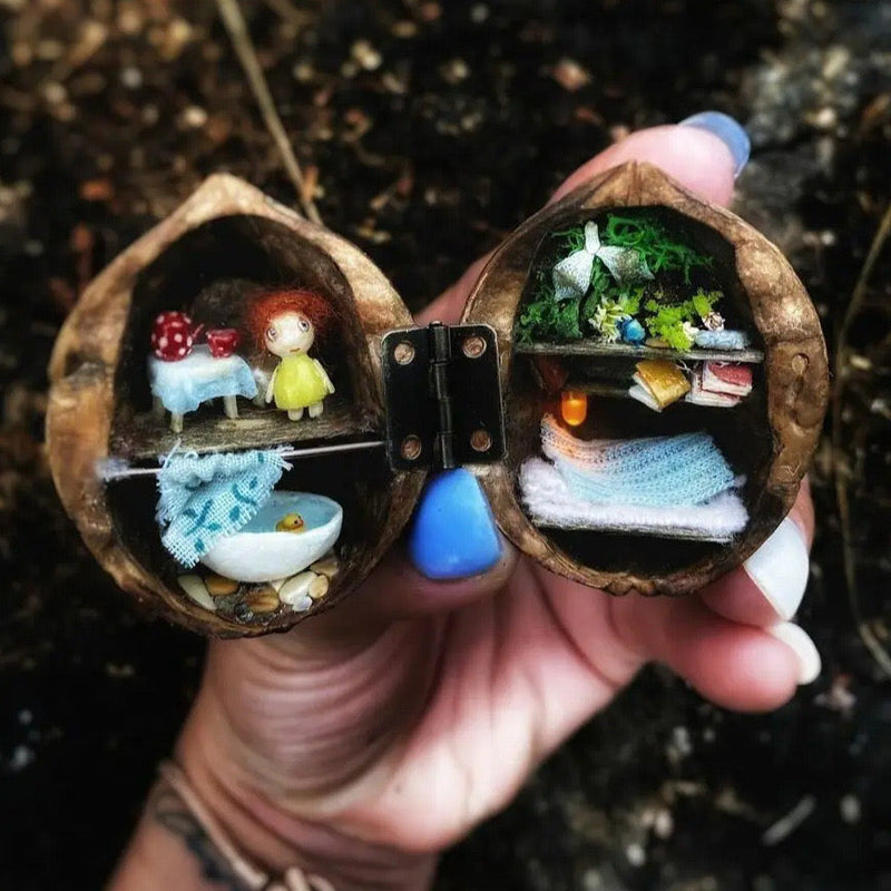 Miniatuur Huisje Cadeau | Handgemaakt uit Walnootschelp | Met Verlichting & Cadeauverpakking