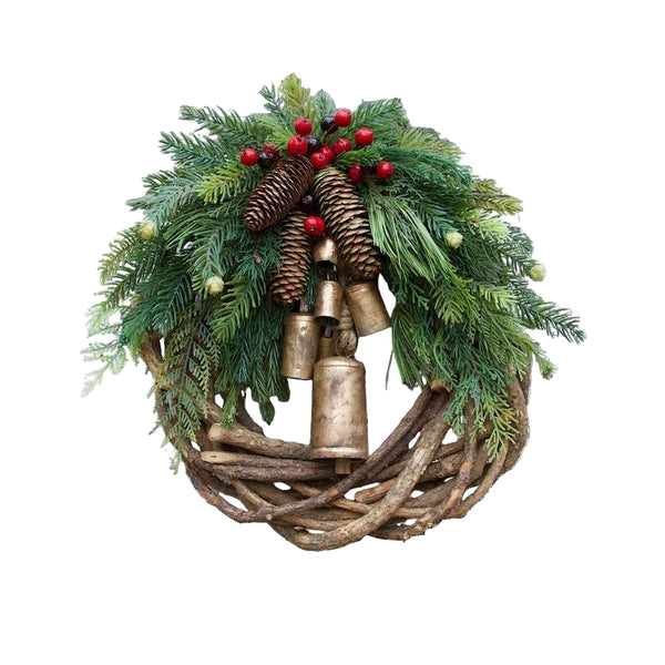 Kerstkrans | Bohemian Stijl | Wintergroen met Dennenappels, Bessen & Gouden Bellen | 45 cm