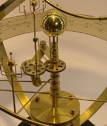 Interactief Zonnestelsel Model | 9 Planeten & 28 Manen | Messing Tandwielen & Halfedelstenen