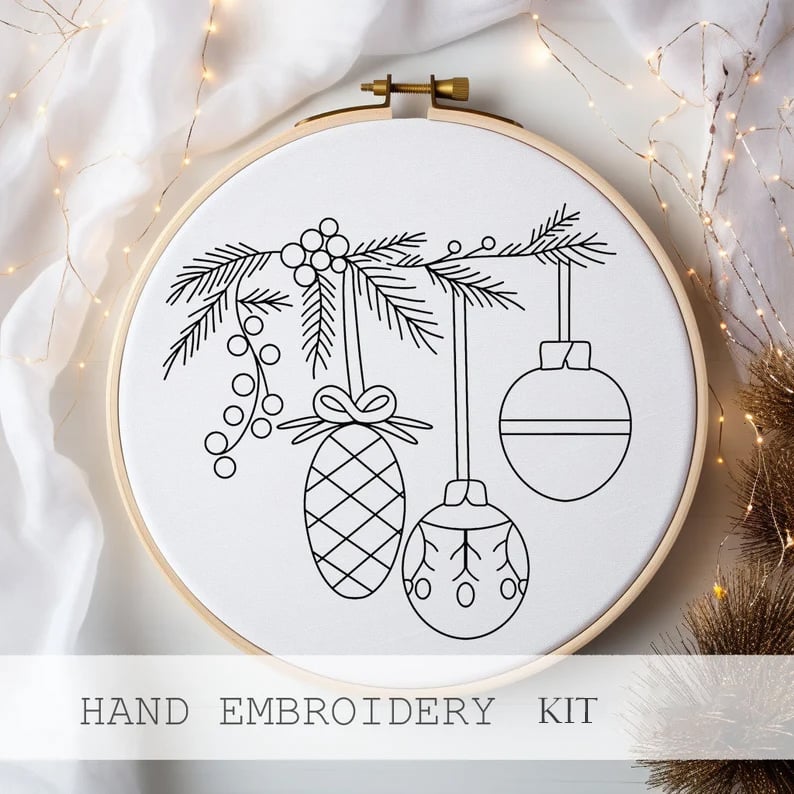 Kerst Borduurpakket | Winterdorp Sneeuwlandschap | Handwerk Set met Ring, Garen en Naalden