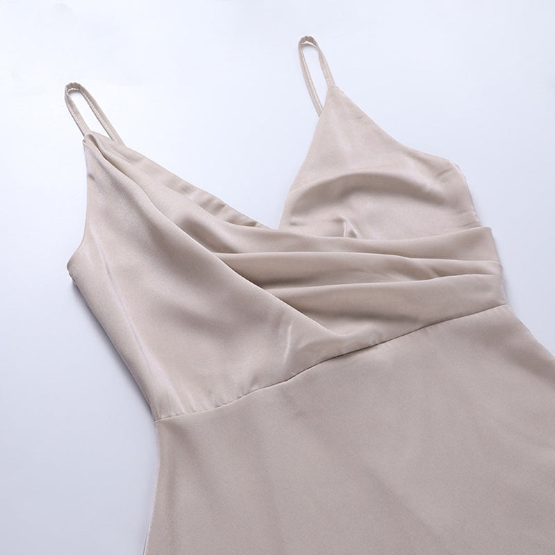 Adriana™ | Dames Satijnen Maxi-Jurk | Verleidelijk met Diepe V-Hals, Spaghettibandjes en Hoge Split