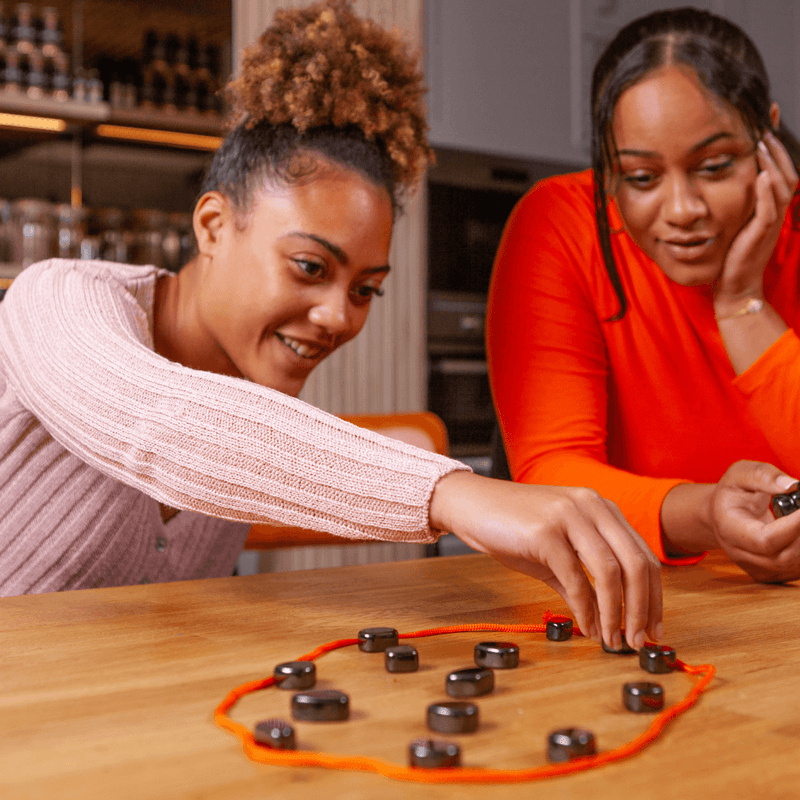 MagneChess™ Spannendes Strategiespiel mit Magnetischen Figuren