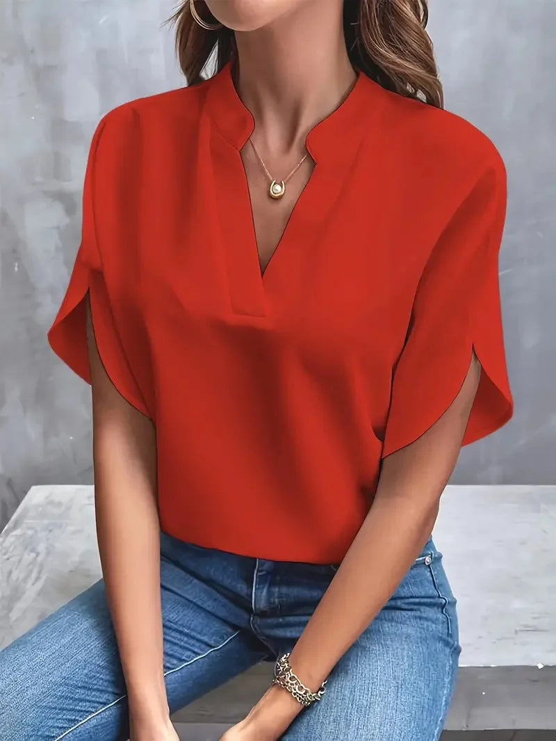 Isalie – Elegante V-halsblouse met vloeiende stof