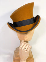 Unisex Hoge Hoed | Asymmetrisch Design | Handgemaakt | Wol Textuur | Zwart