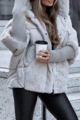 Dames winterjack | Losse pasvorm | Gevoerde gewatteerde jas met bontdetails
