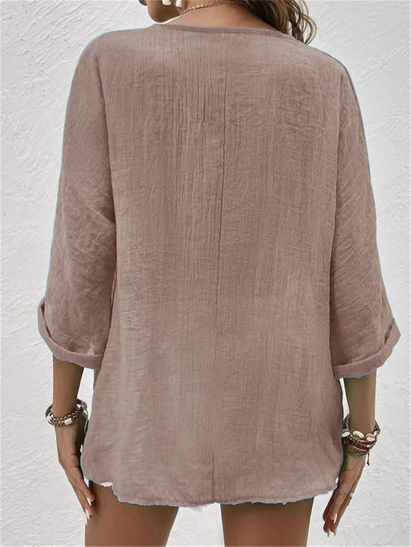 Fayo - Eenvoudige blousetop met V-hals en knoopsluiting