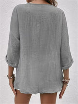 Fayo - Eenvoudige blousetop met V-hals en knoopsluiting