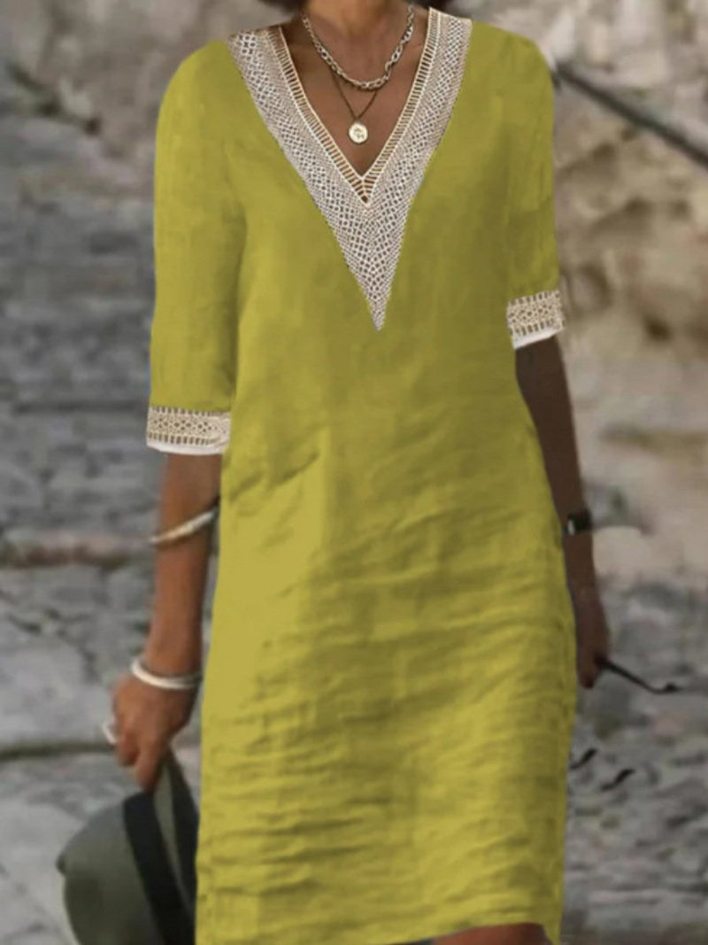 Jana - Dress with V-neck and lace details