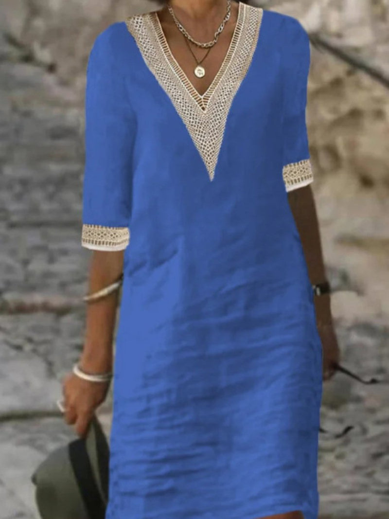 Jana - Dress with V-neck and lace details