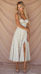 Arabella Tailliertes Damenkleid mit Schnürung und Herzausschnitt